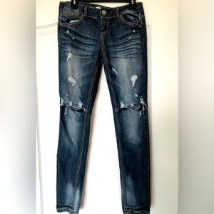 5/100 Distressed Jeans